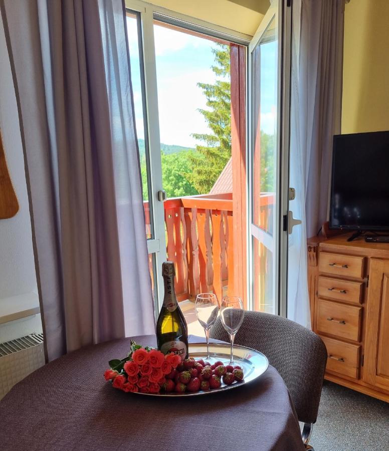 Hotel Karkonosze คาร์ปัตซ์ ภายนอก รูปภาพ